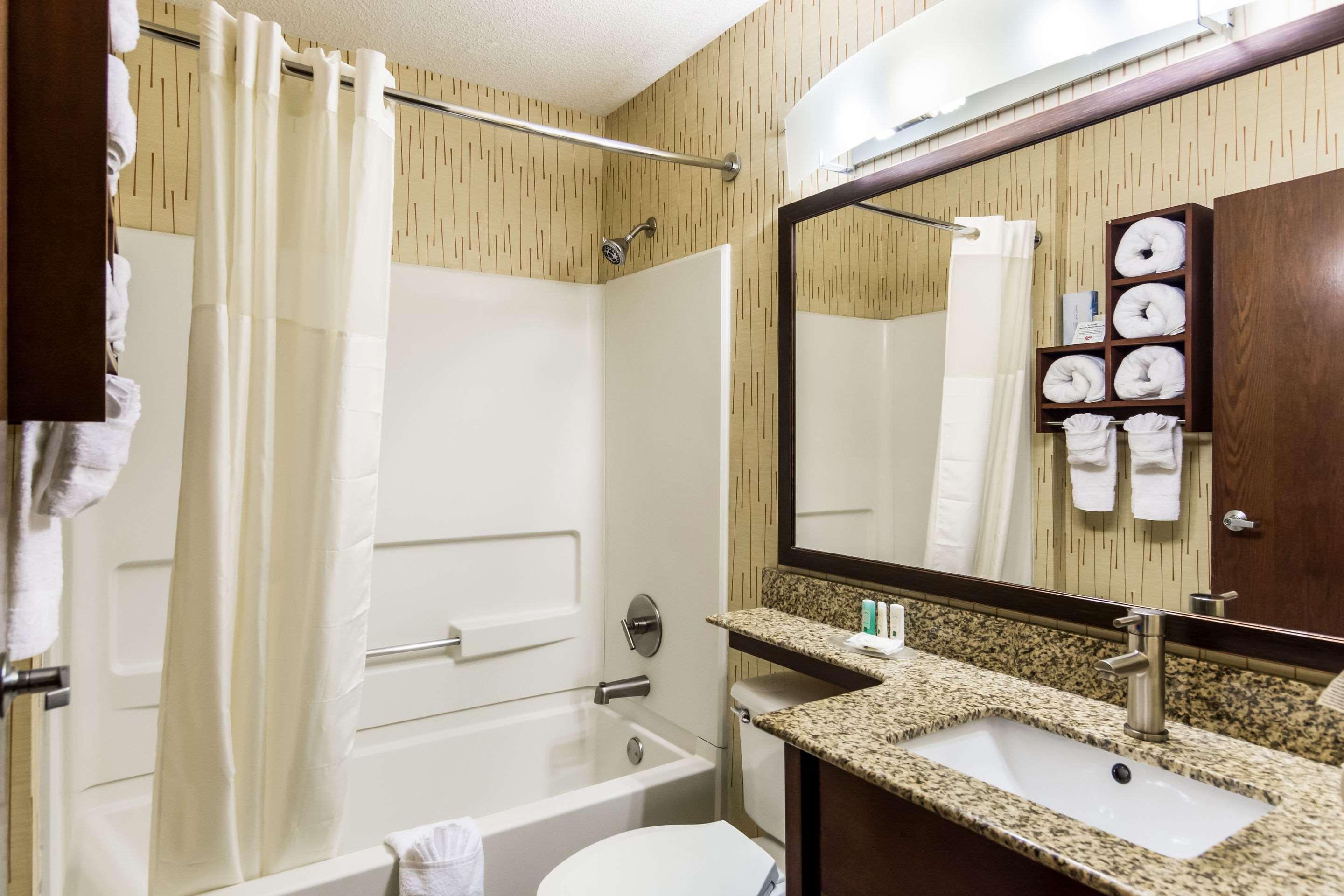Quality Inn Chester - South Richmond Eksteriør billede