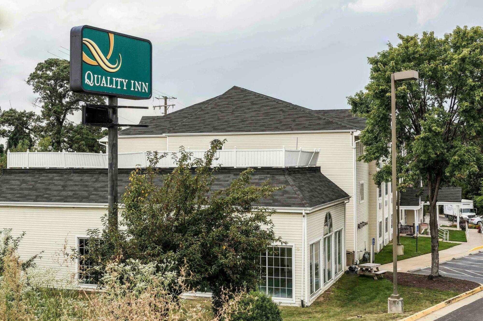 Quality Inn Chester - South Richmond Eksteriør billede