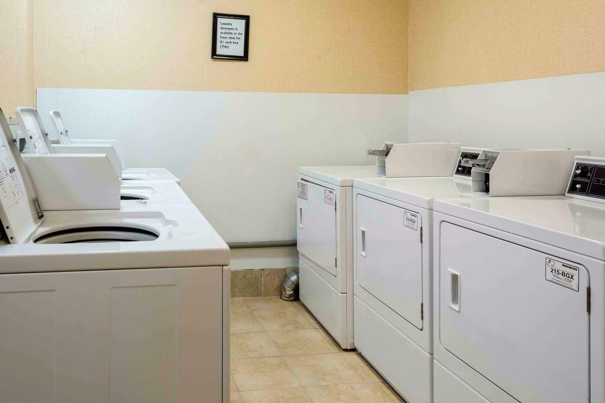 Quality Inn Chester - South Richmond Eksteriør billede